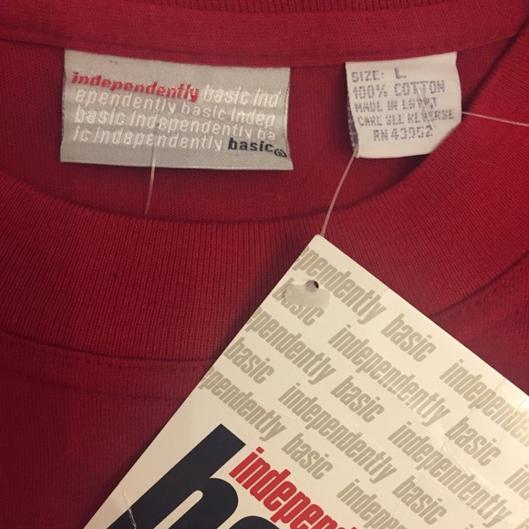 Independently BasicPocket Tees - Picture 4 of 5